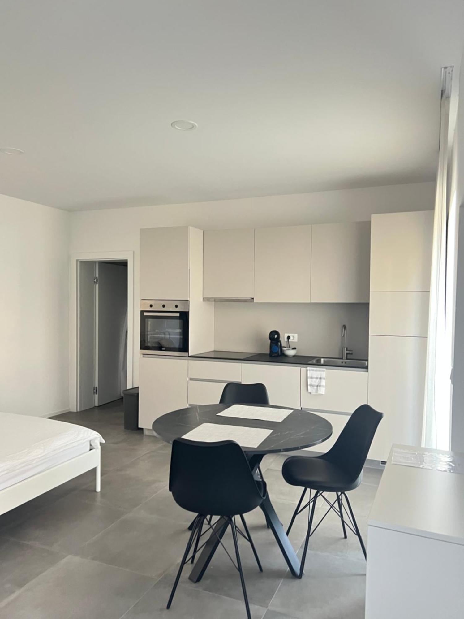 Apartments Lily Любляна Экстерьер фото